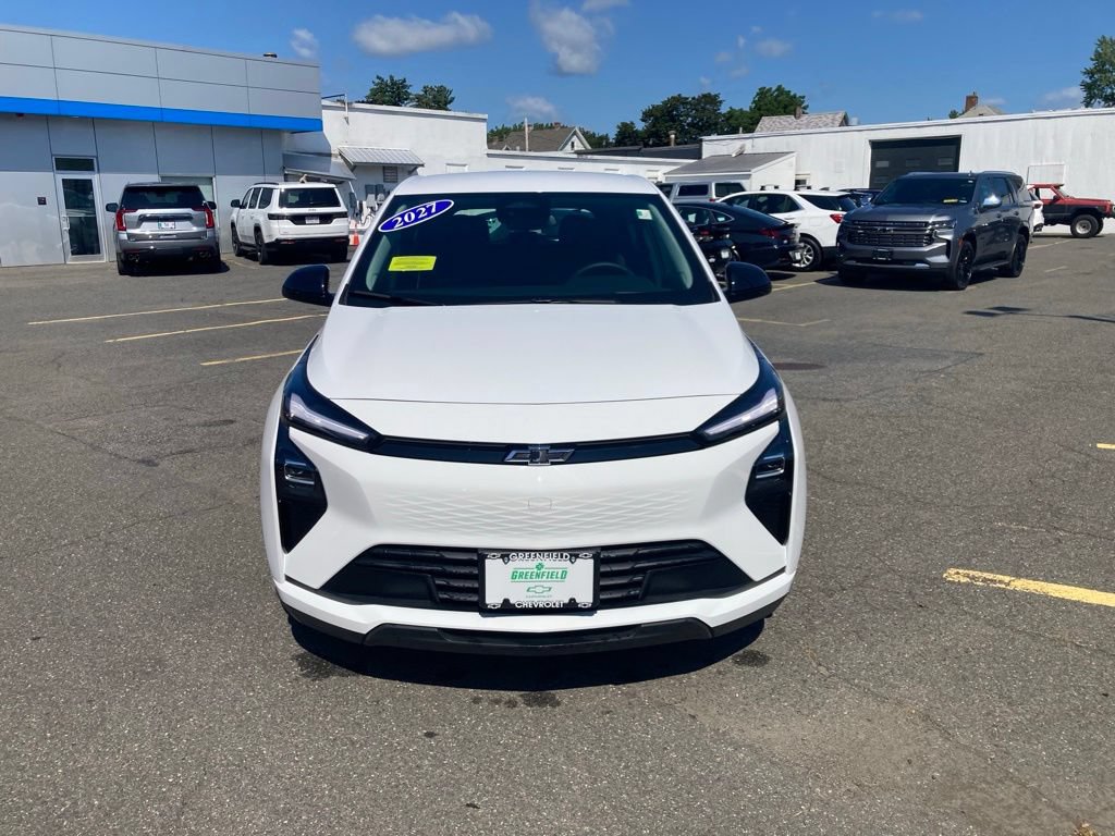 Used 2027 Chevrolet Bolt LT w/ Comfort Package FWD image 2