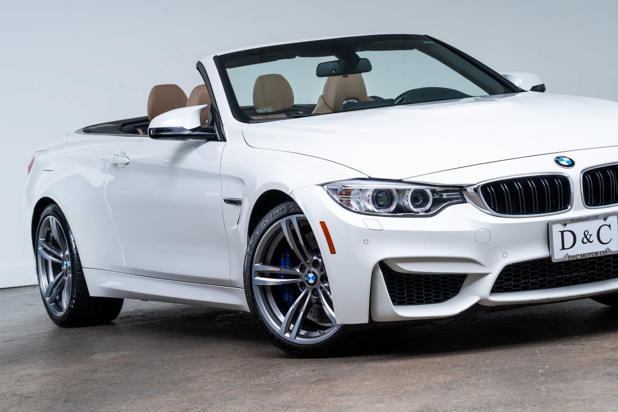 Used 2016 BMW M4 Convertible RWD image 2