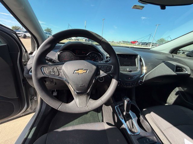 Used 2019 Chevrolet Cruze LT w/ Convenience Package FWD image 14