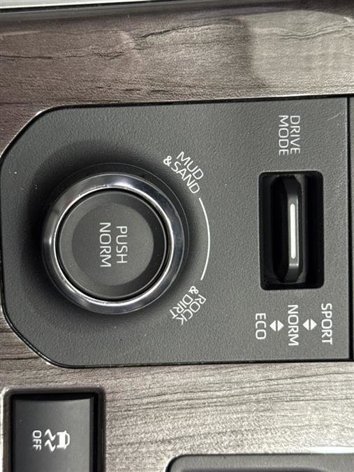 Used 2021 Toyota Highlander Limited image 59