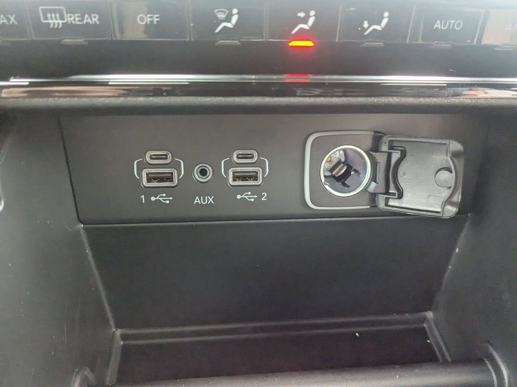 New 2025 Jeep Grand Cherokee Limited w/ Trailer Tow Package image 25