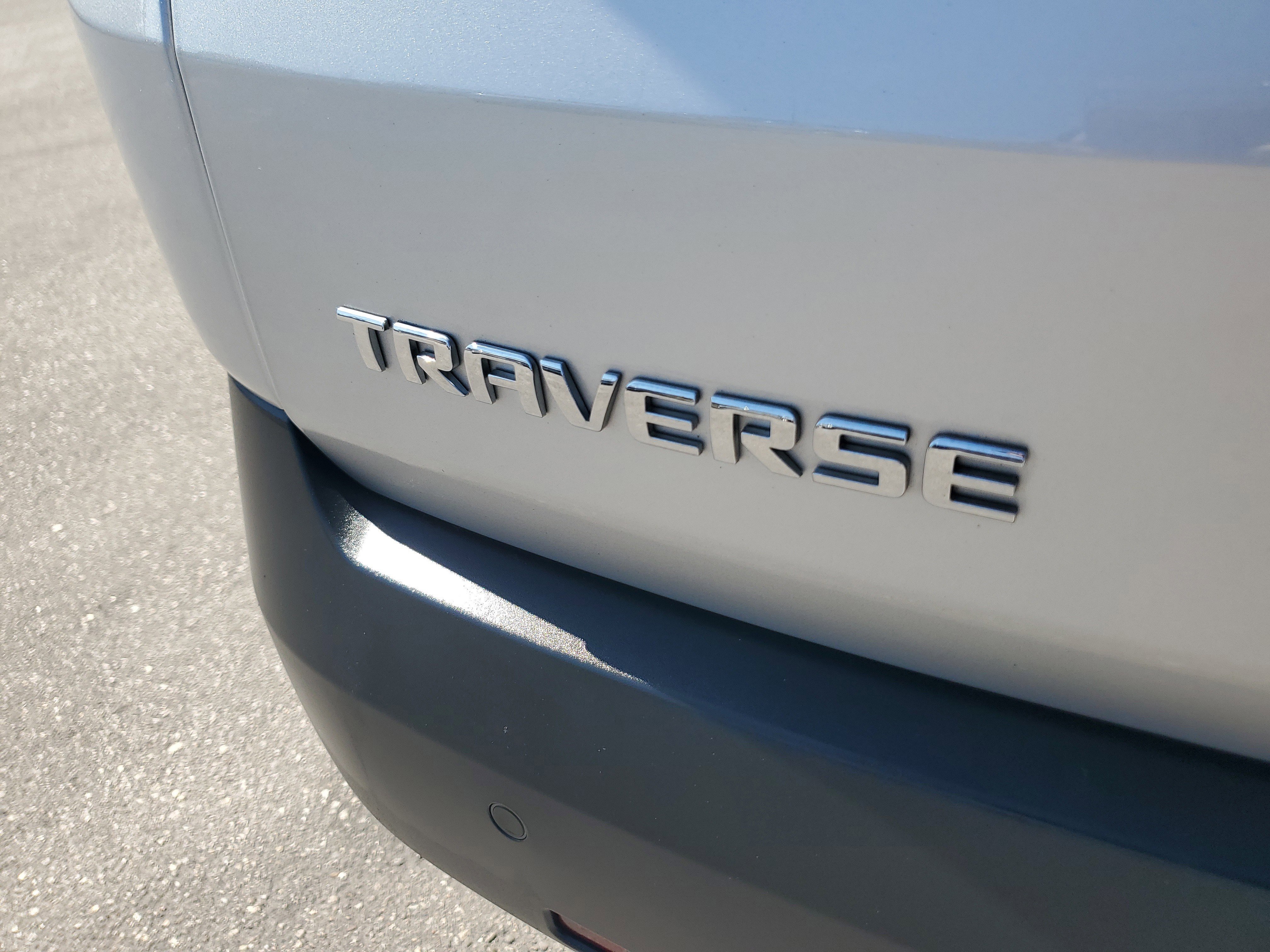 Used 2022 Chevrolet Traverse LT image 33