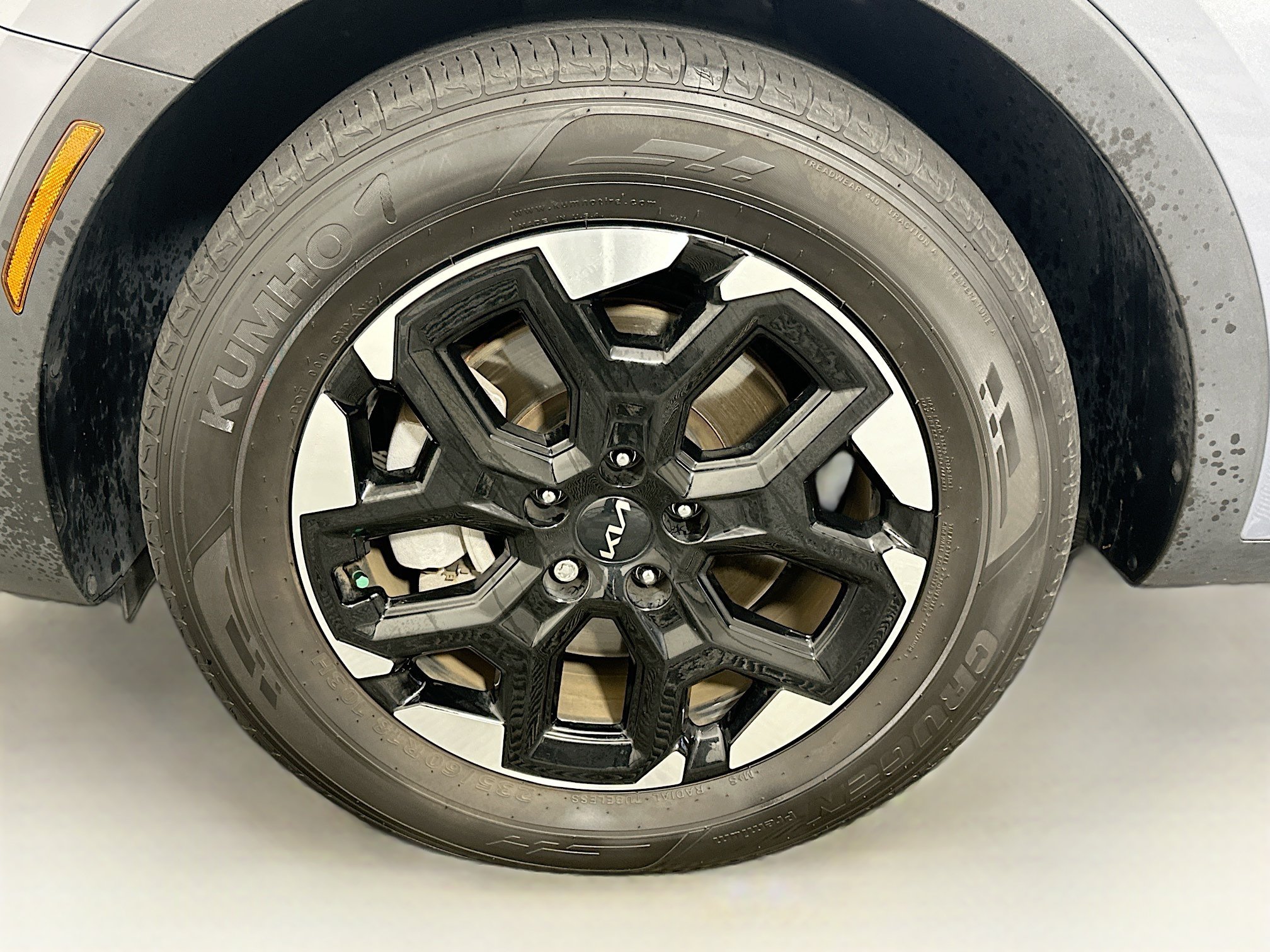 Used 2024 Kia Sorento S FWD image 11