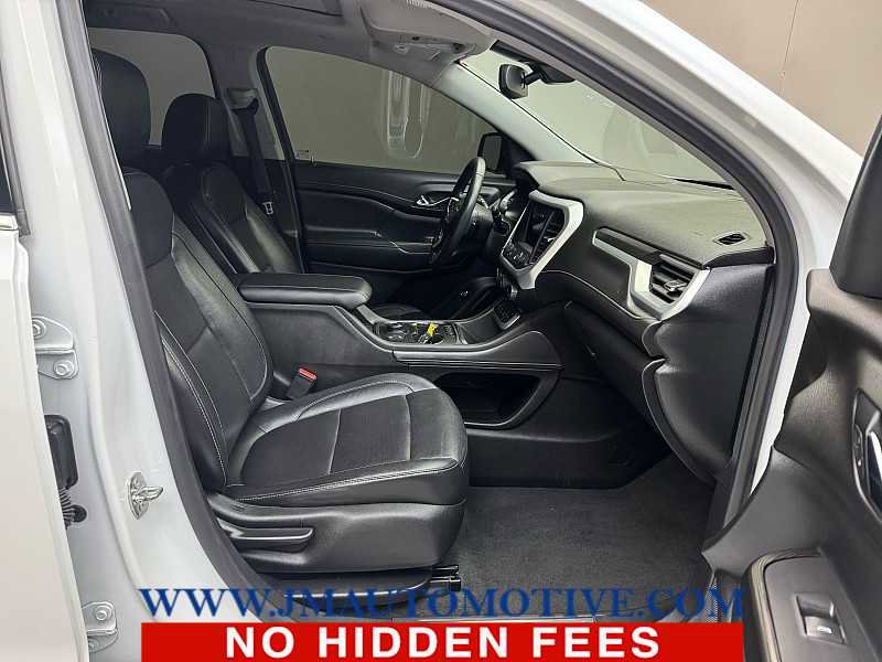 Used 2020 GMC Acadia SLT w/ Driver Alert Package II image 23