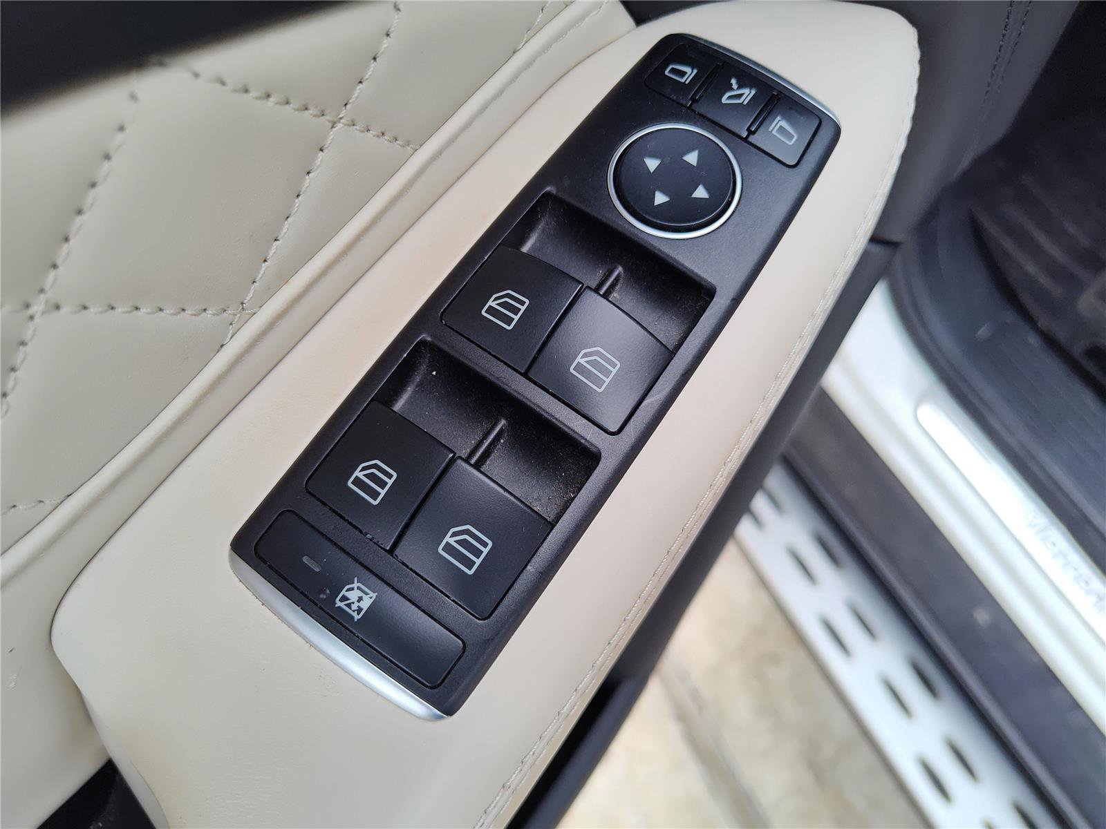 Used 2019 Mercedes-Benz GLS 550 4MATIC image 16