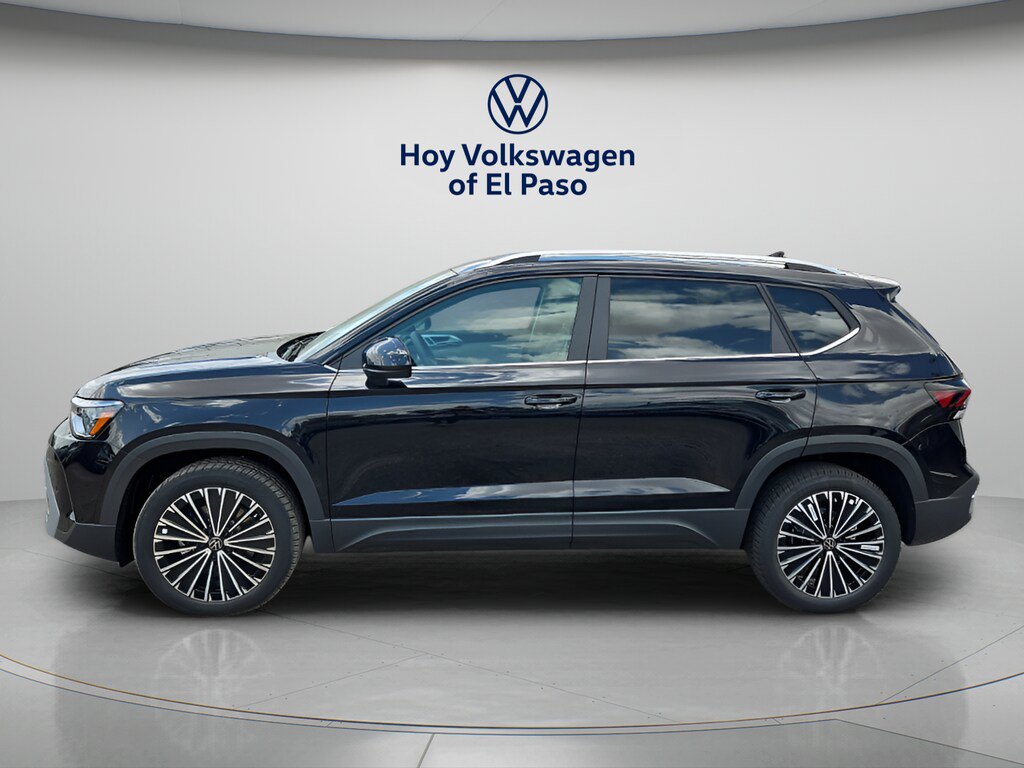 New 2026 Volkswagen Taos SE FWD image 5