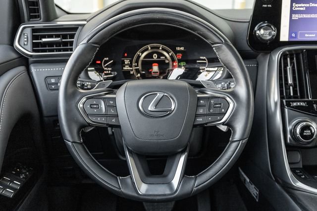 Used 2024 Lexus LX 600 4WD w/ Luxury Package image 8