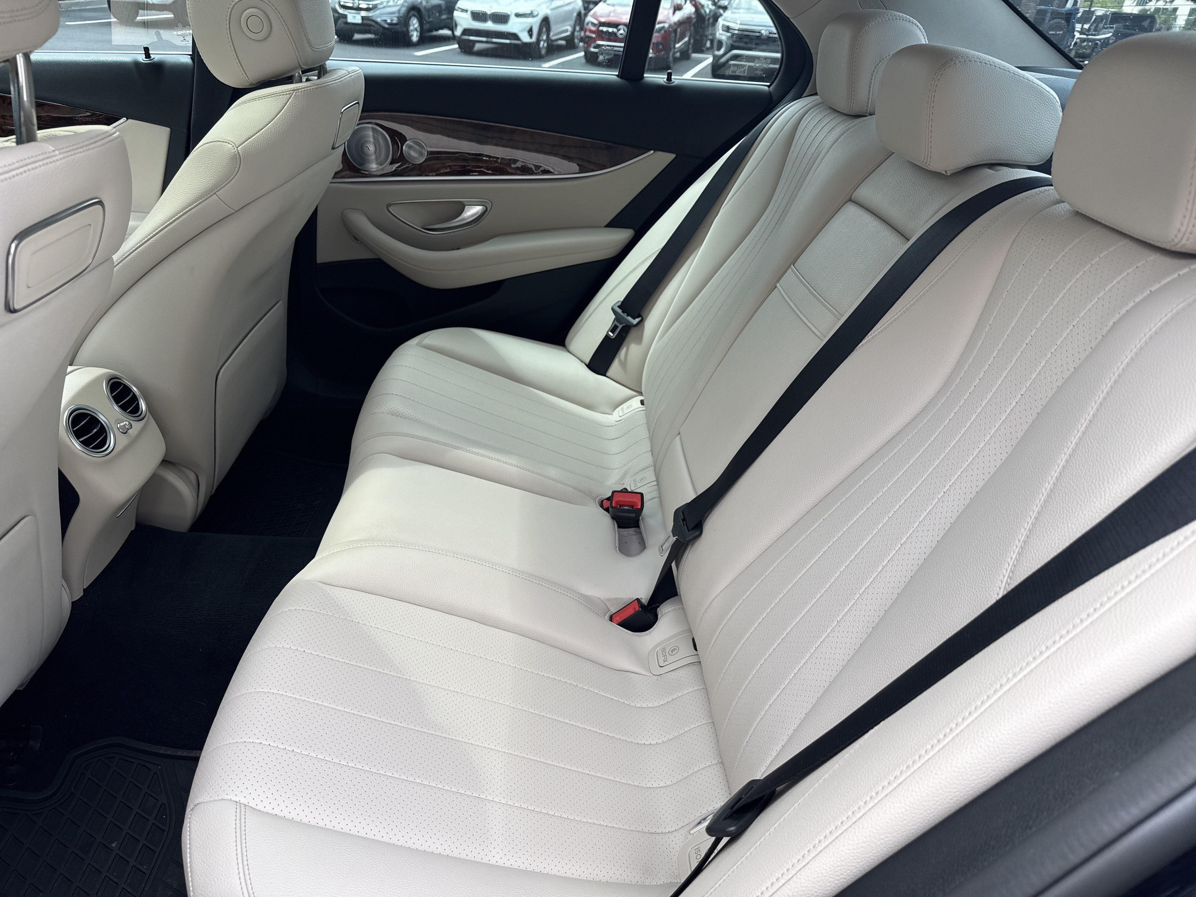 Used 2019 Mercedes-Benz E 300 4MATIC image 23