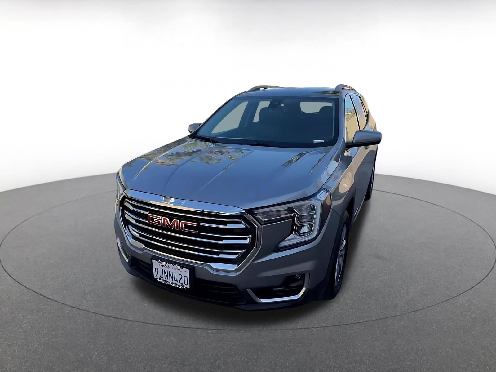 Used 2024 GMC Terrain SLT AWD/4WD image 7