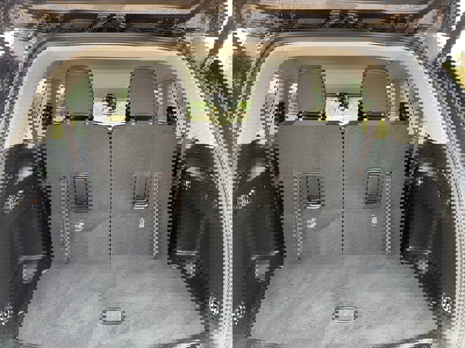 Used 2022 Jeep Grand Cherokee L Laredo w/ Luxury Tech Group I image 21