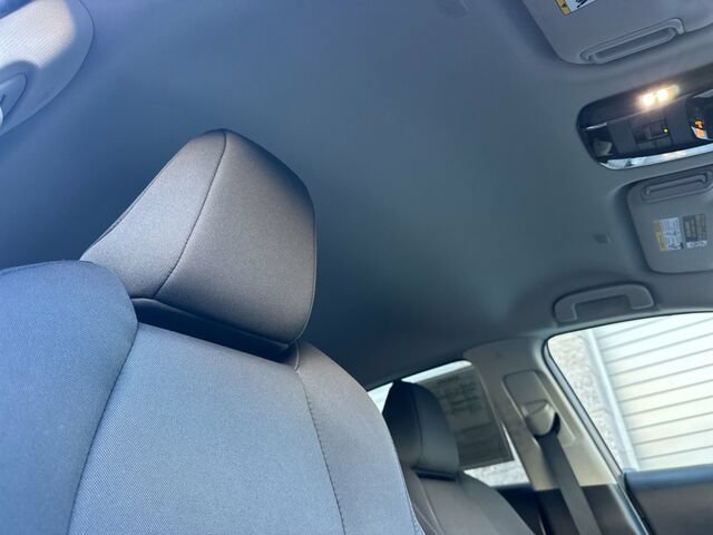 Used 2024 Toyota Venza LE AWD/4WD image 20