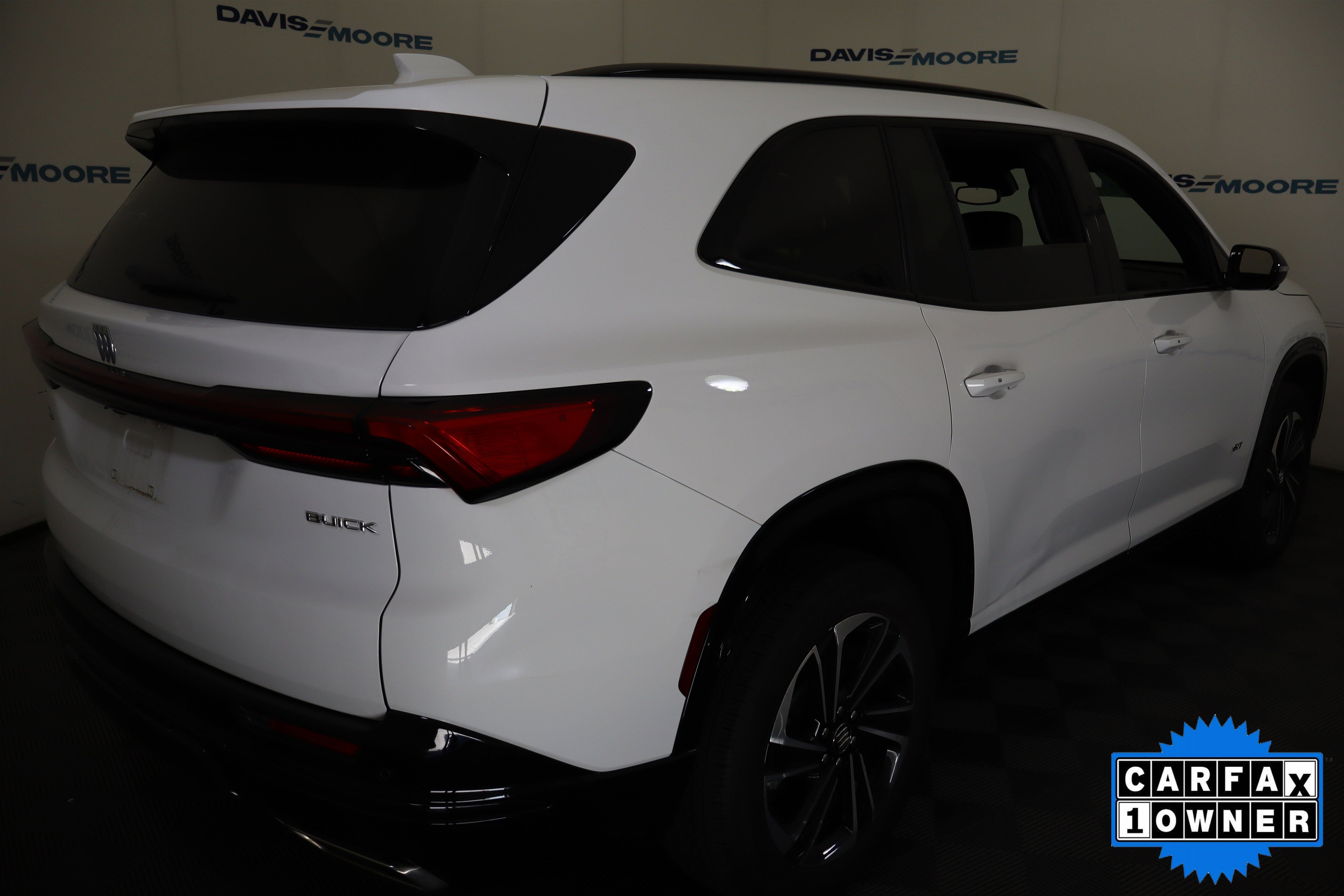Used 2025 Buick Enclave Sport Touring image 6