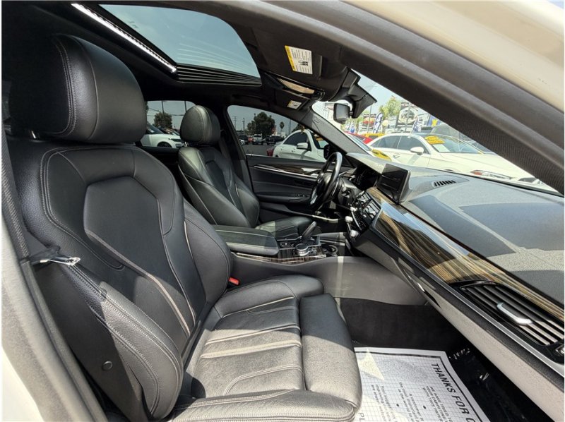 Used 2018 BMW 540i RWD image 32