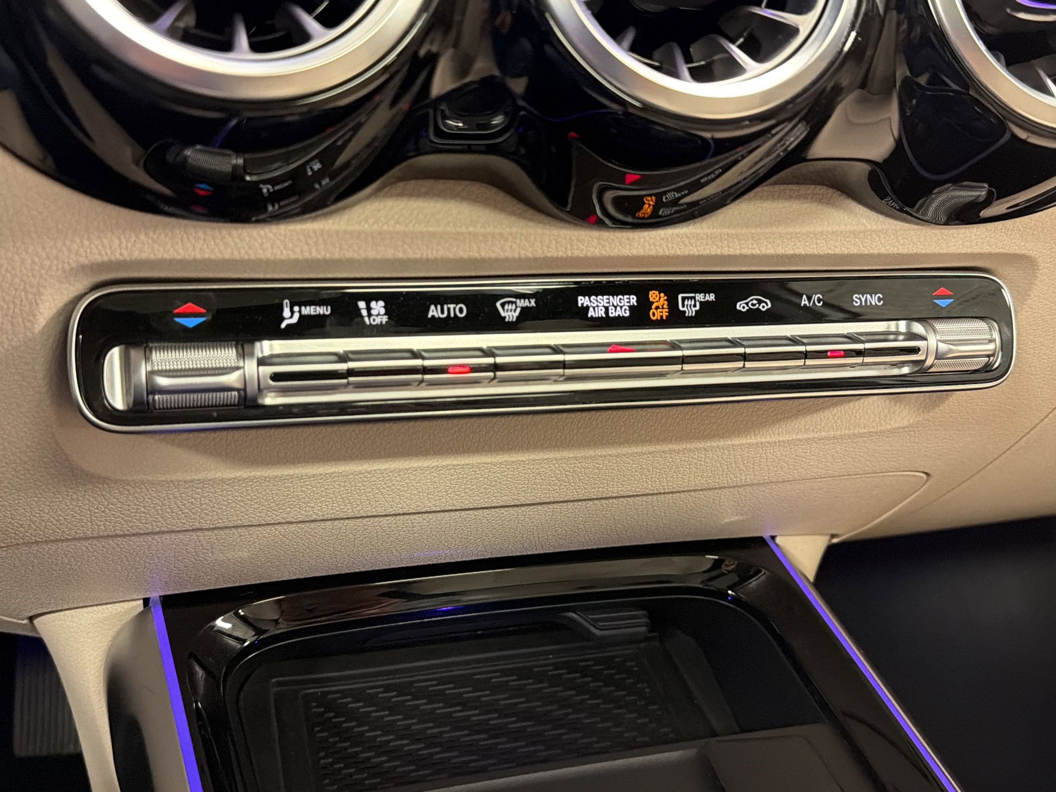 Used 2025 Mercedes-Benz GLB 250 image 17