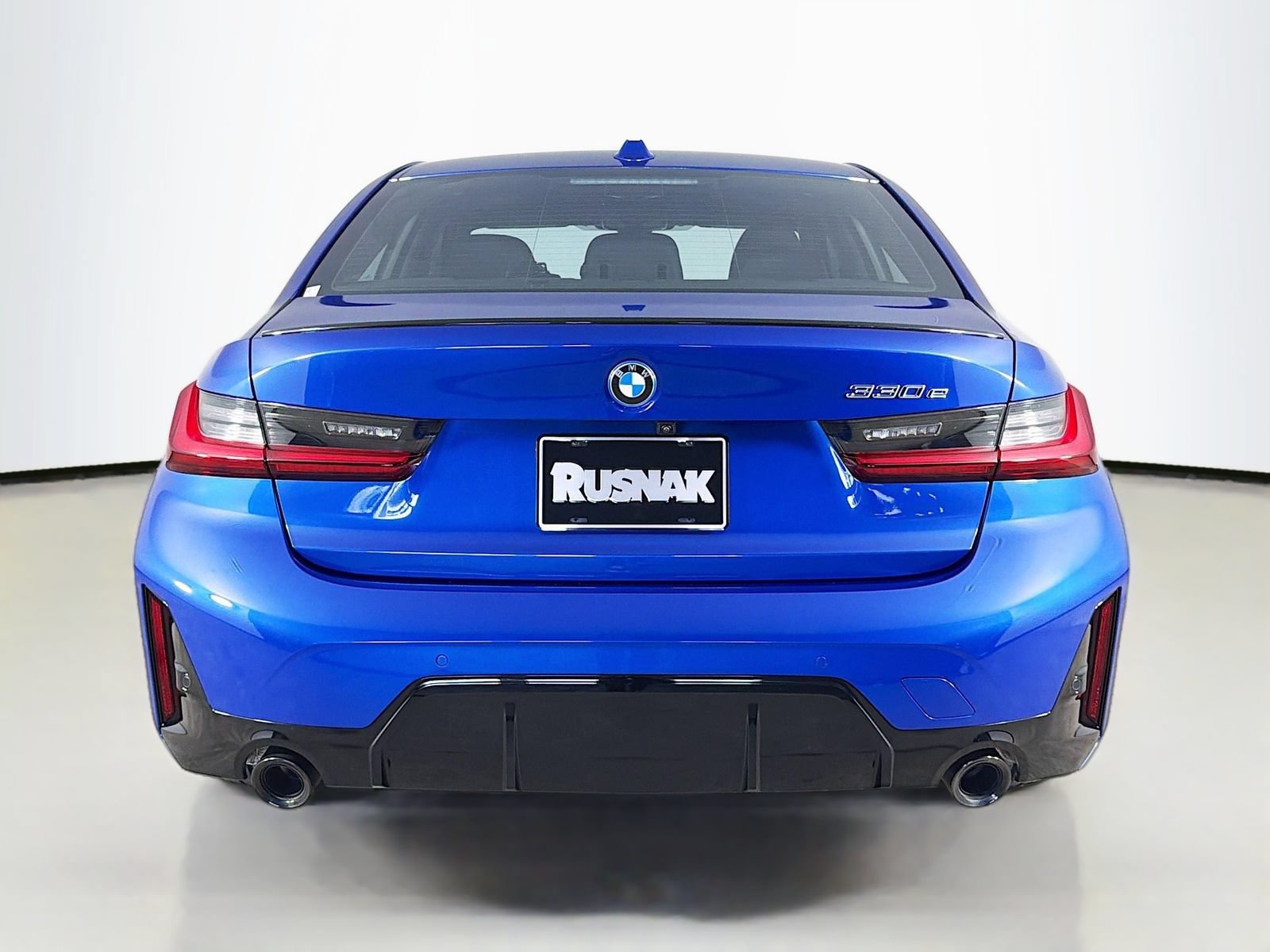 Used 2023 BMW 330e w/ M Sport Package RWD image 7