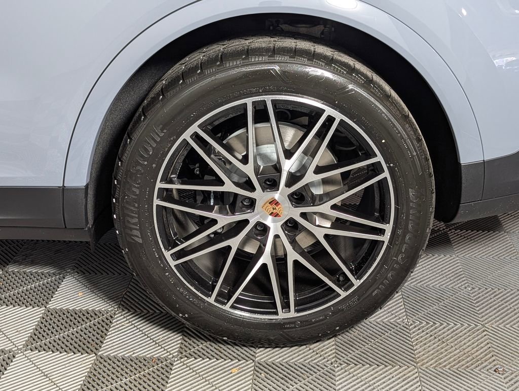 New 2026 Porsche Cayenne image 12