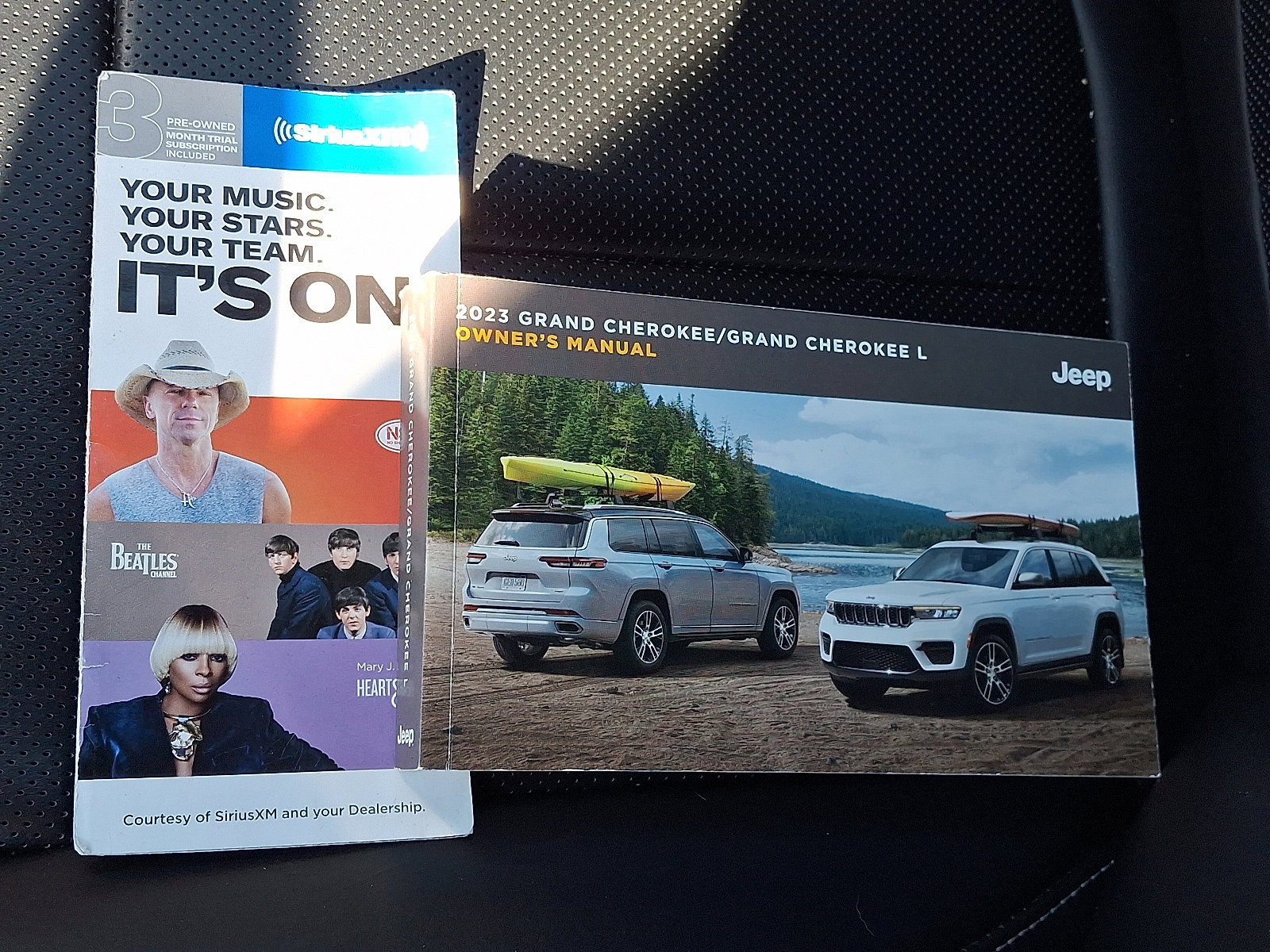 Used 2023 Jeep Grand Cherokee Overland w/ Luxury Tech Group IV image 31