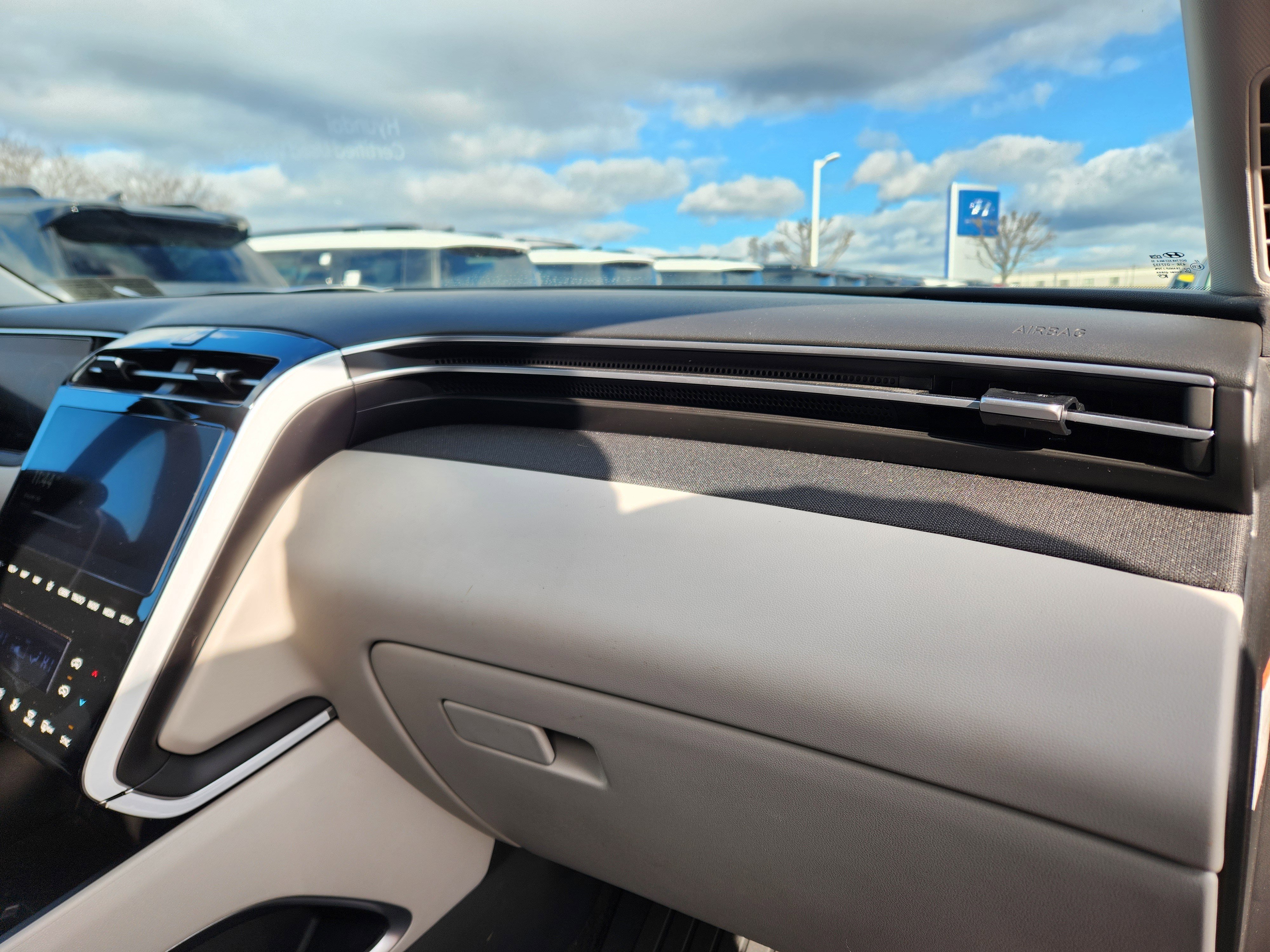 Certified 2024 Hyundai Tucson Limited image 18