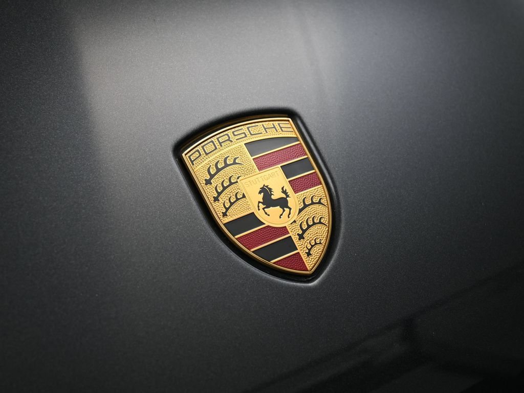 Certified 2025 Porsche Macan AWD/4WD image 13