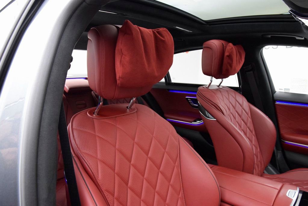 Used 2025 Mercedes-Benz S 580e 4MATIC Sedan image 16