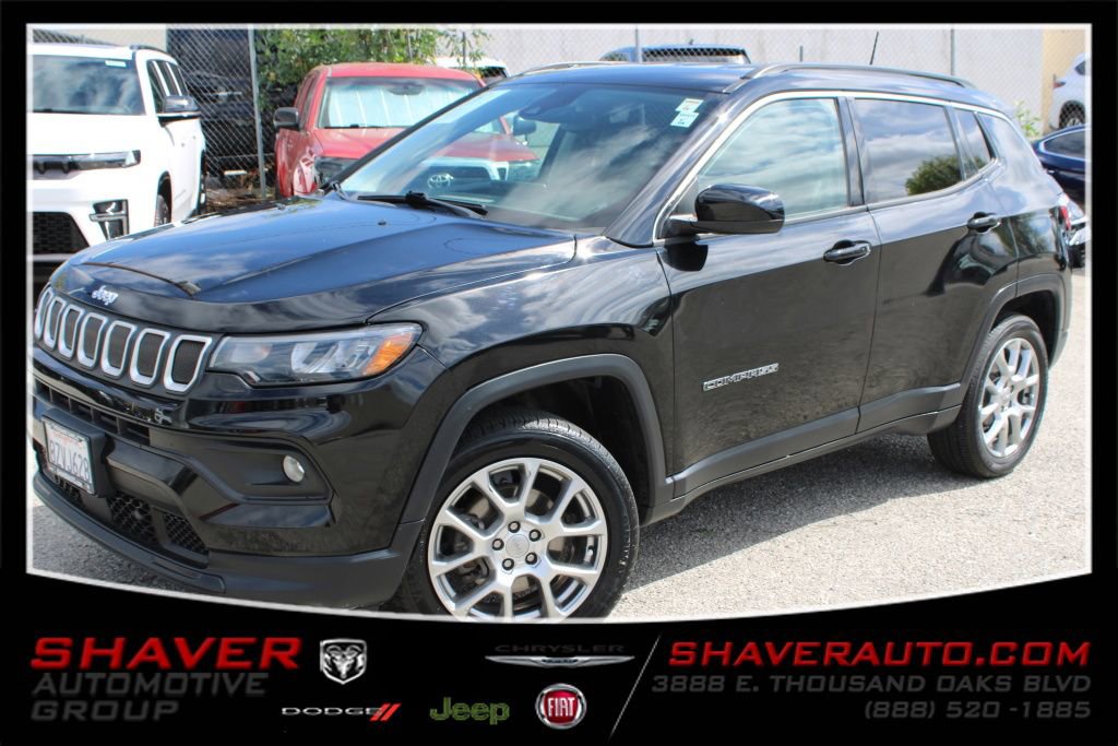 Used 2022 Jeep Compass Latitude image 1