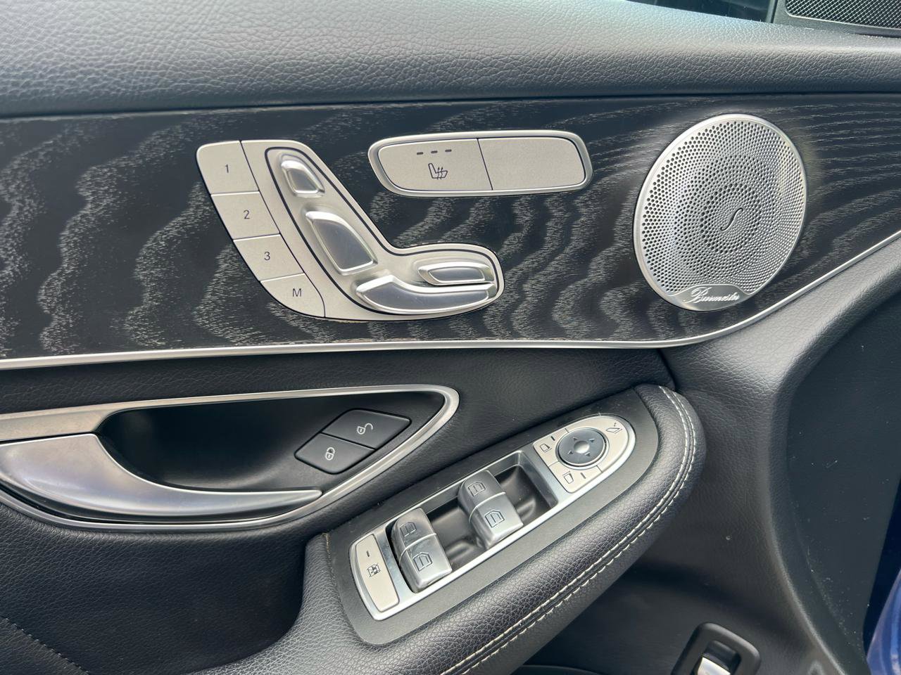 Used 2018 Mercedes-Benz GLC 300 4MATIC w/ AMG Line image 12