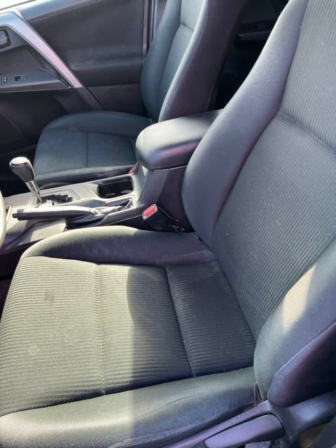 Used 2017 Toyota RAV4 LE FWD image 6