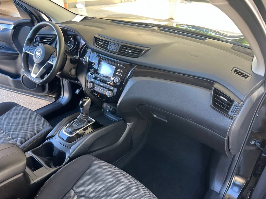 Used 2017 Nissan Rogue Sport SV AWD/4WD image 21