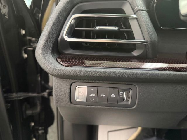 Used 2025 Chevrolet Traverse Z71 AWD/4WD image 15