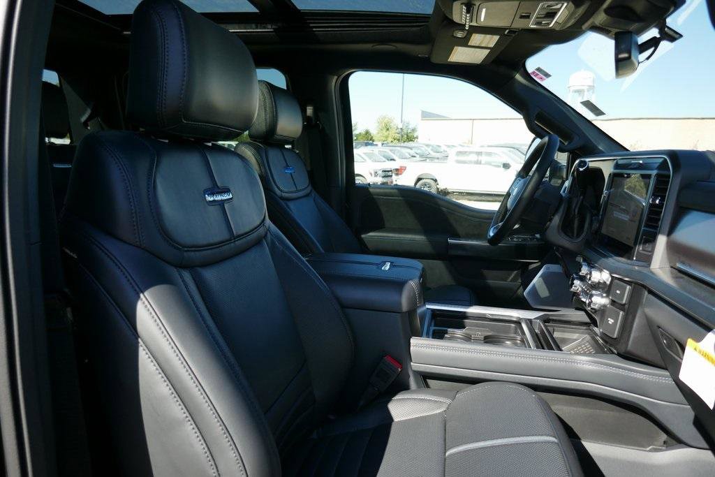 New 2026 Ford F350 Platinum w/ FX4 Off-Road Package image 9