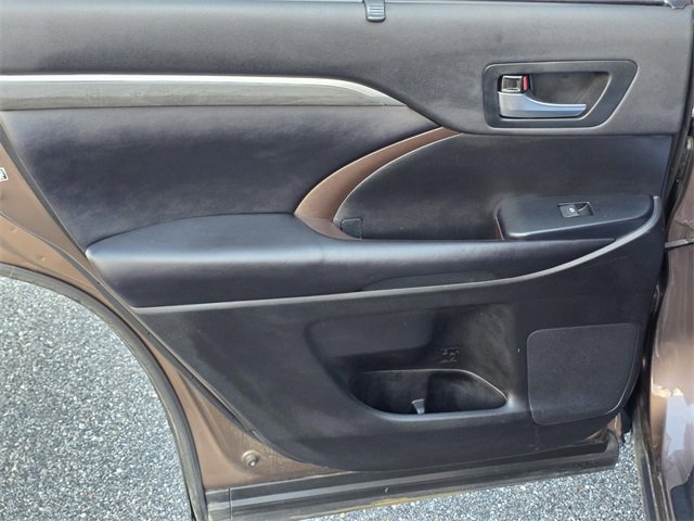 Used 2019 Toyota Highlander Limited image 38
