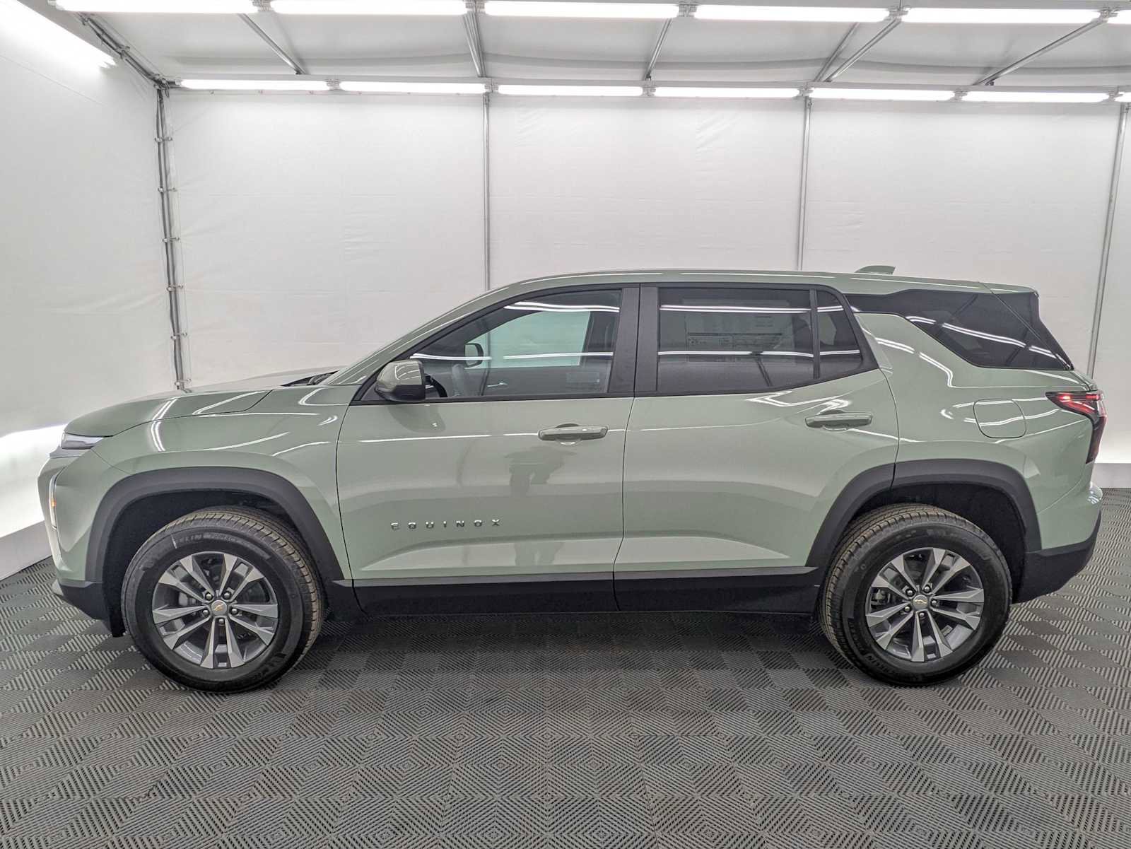 New 2026 Chevrolet Equinox LT image 3