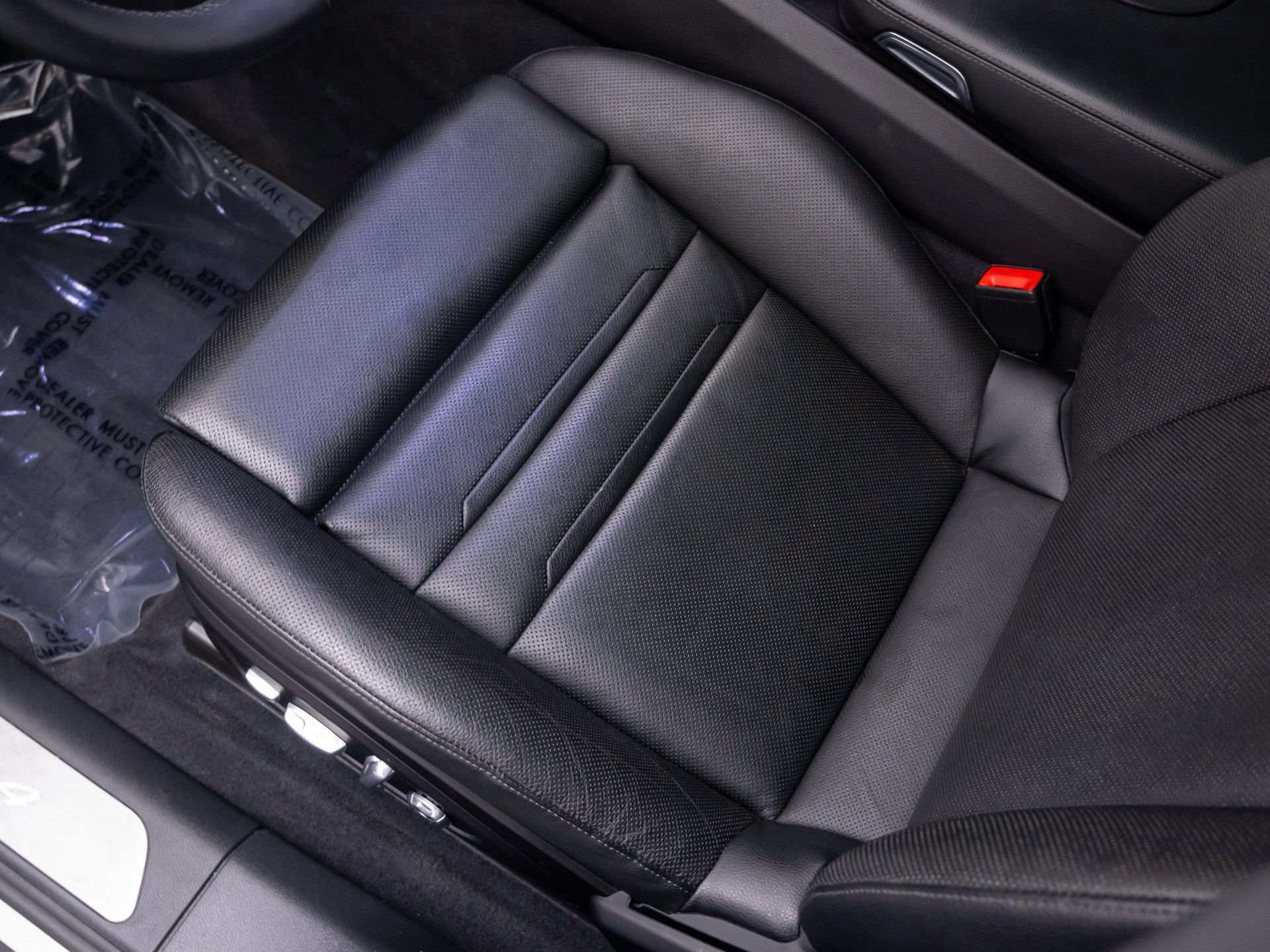 Used 2018 Porsche Panamera 4 AWD/4WD image 15
