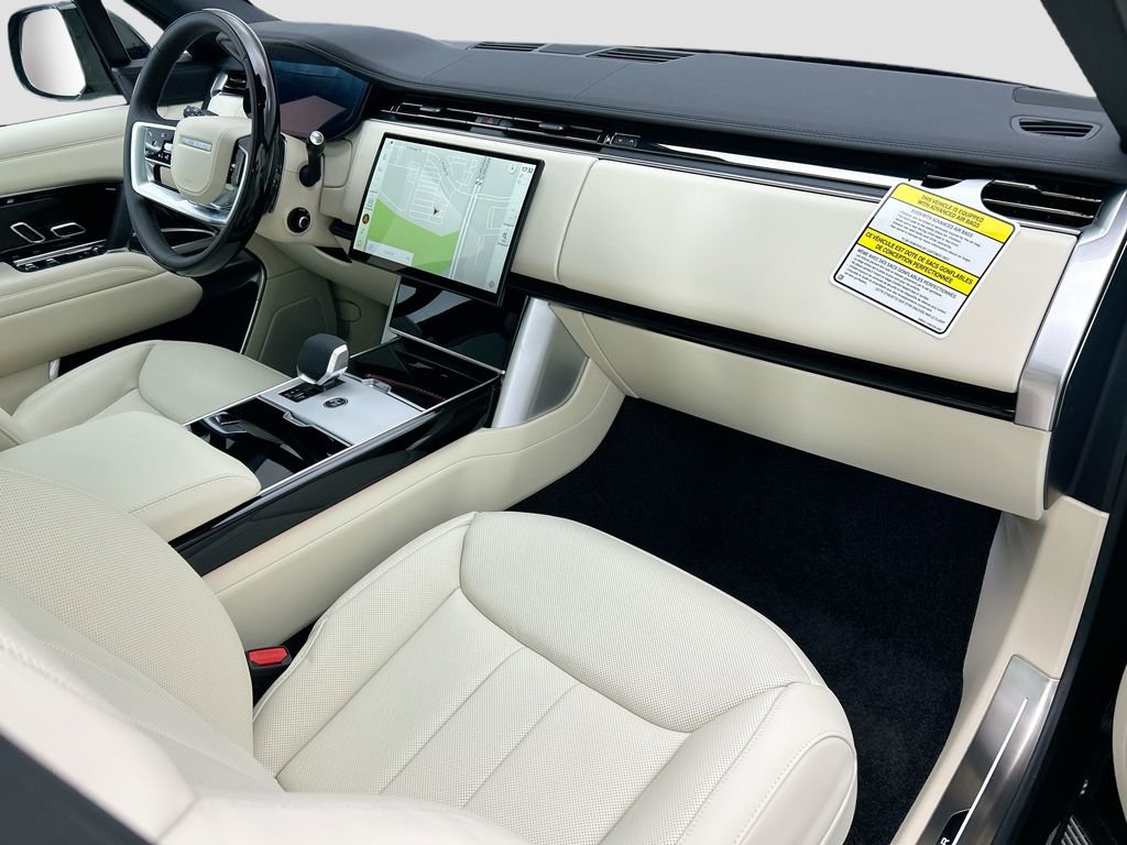New 2026 Land Rover Range Rover SE image 16