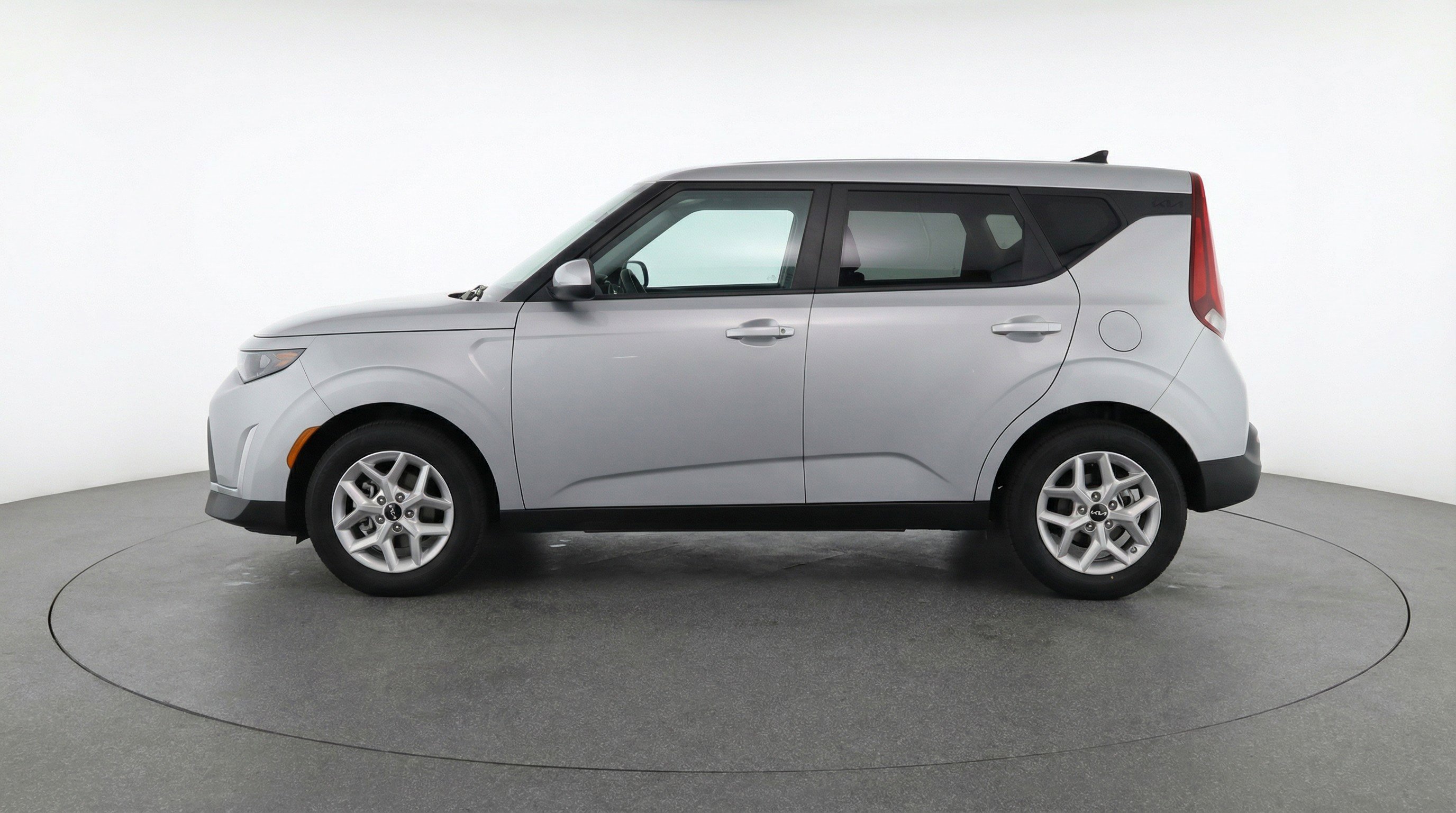 Used 2025 Kia Soul LX w/ LX Technology Package image 5