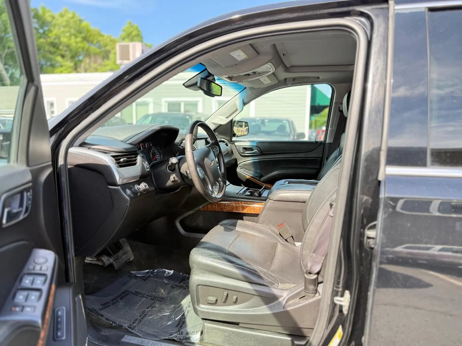 Used 2015 Chevrolet Tahoe LTZ AWD/4WD image 11