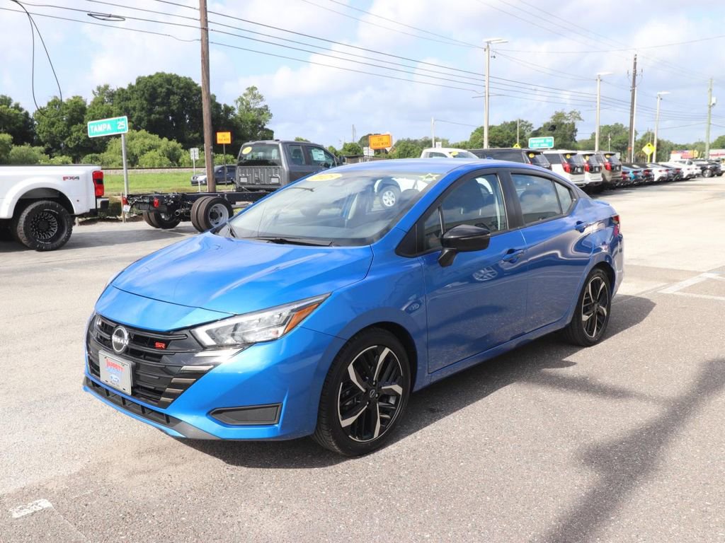 Used 2024 Nissan Versa SR FWD image 3