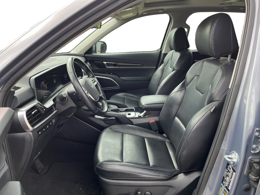 Used 2025 Kia Telluride S FWD image 23