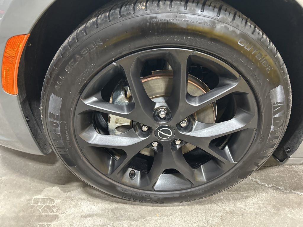 Used 2025 Chrysler Pacifica Limited image 22