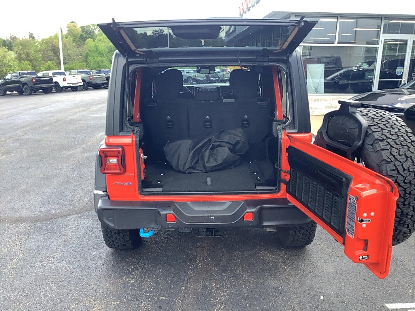 Certified 2025 Jeep Wrangler Unlimited Rubicon 4xe w/ Safety Group AWD/4WD image 5