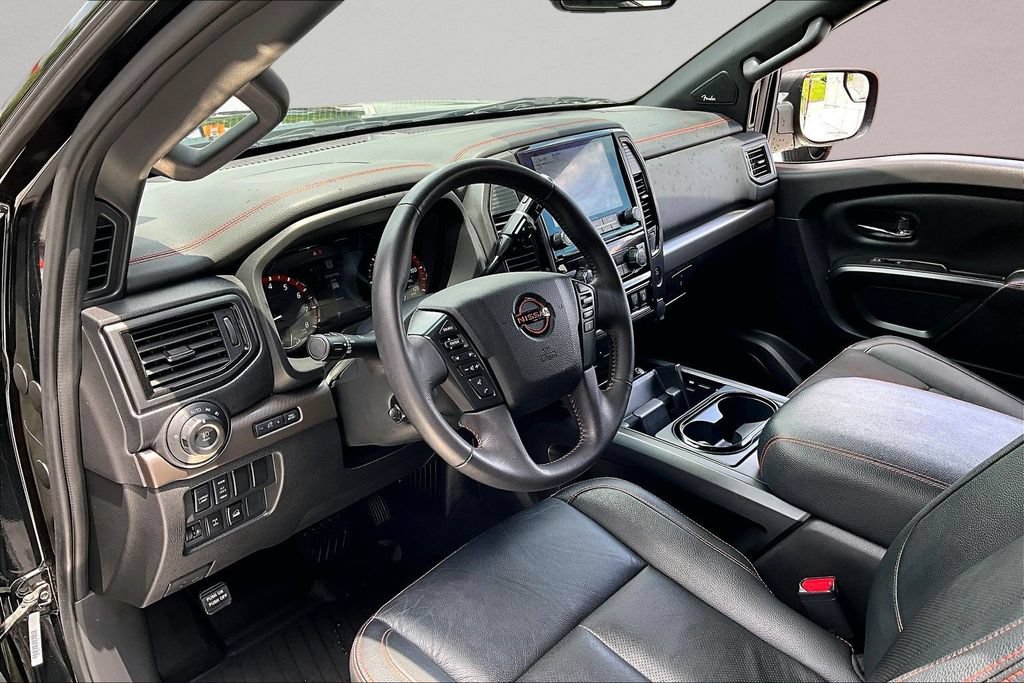 Used 2024 Nissan Titan PRO-4X w/ Pro-4x Convenience Package AWD/4WD image 18