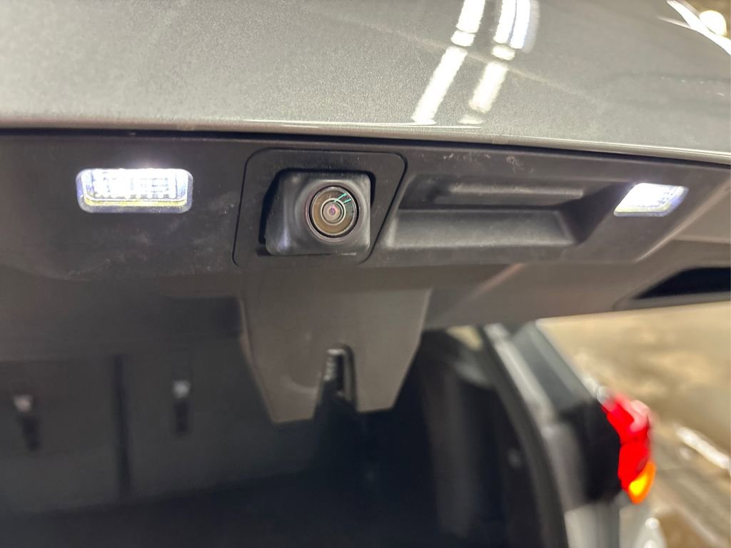 Used 2023 Buick Encore GX Select image 16