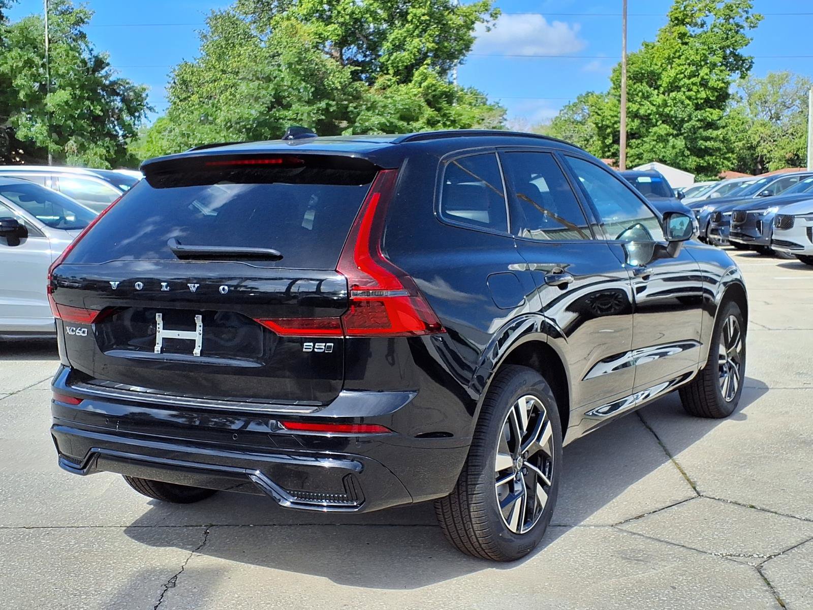 New 2026 Volvo XC60 B5 Core w/ Protection Package Premier AWD/4WD image 7