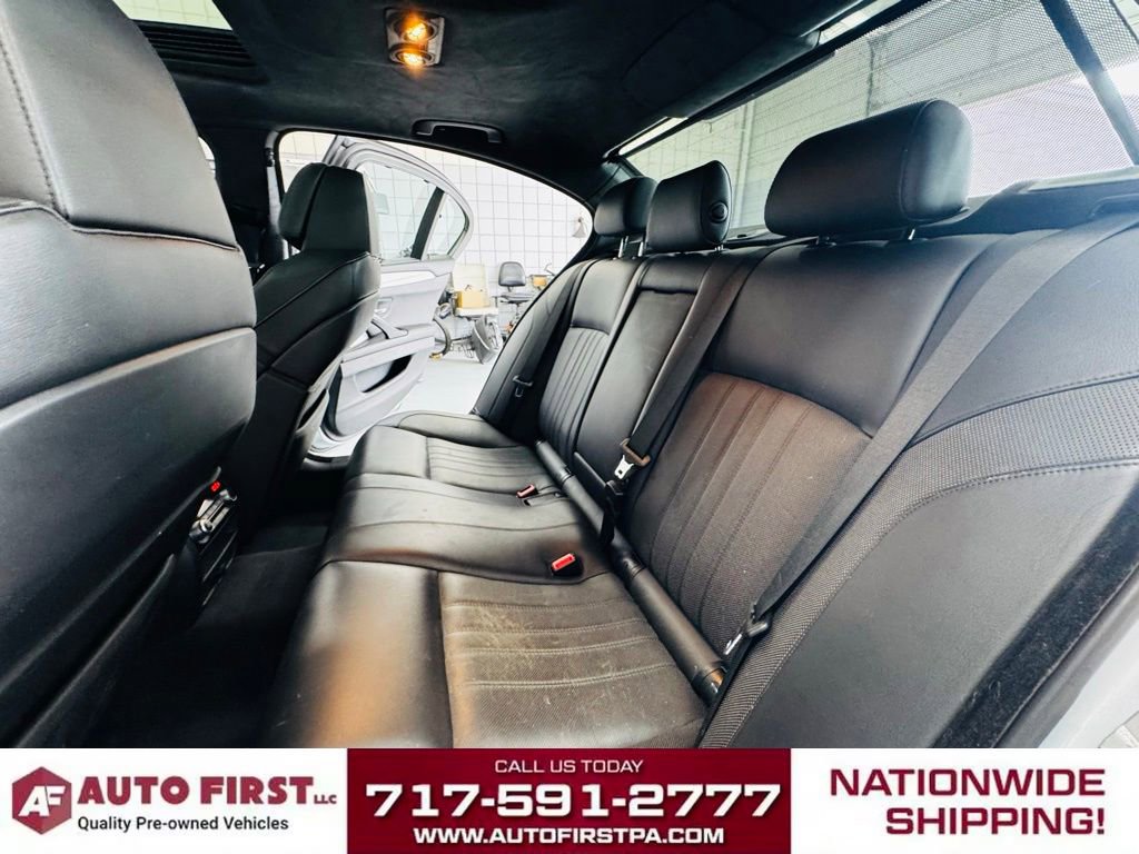 Used 2013 BMW M5 image 19