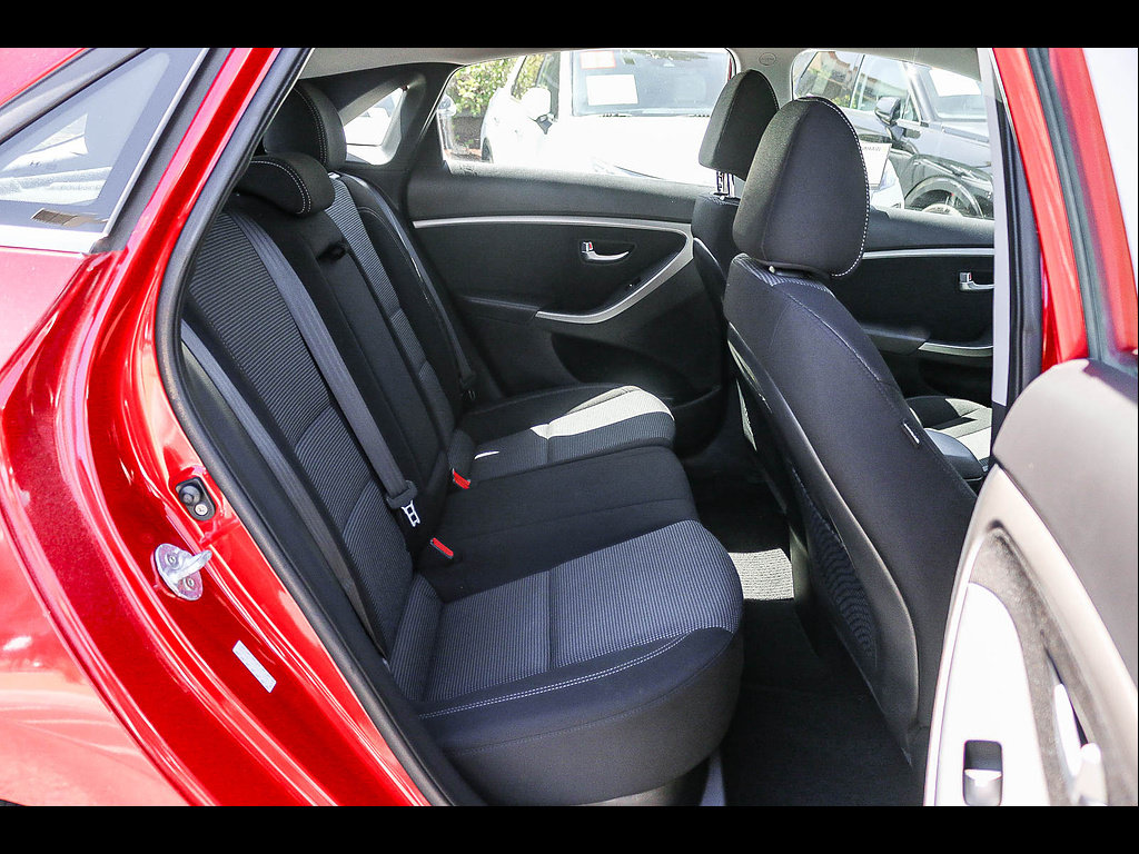 Used 2016 Hyundai Elantra GT FWD image 21