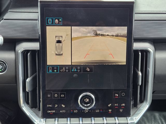 Used 2025 GMC Acadia Elevation AWD/4WD image 17