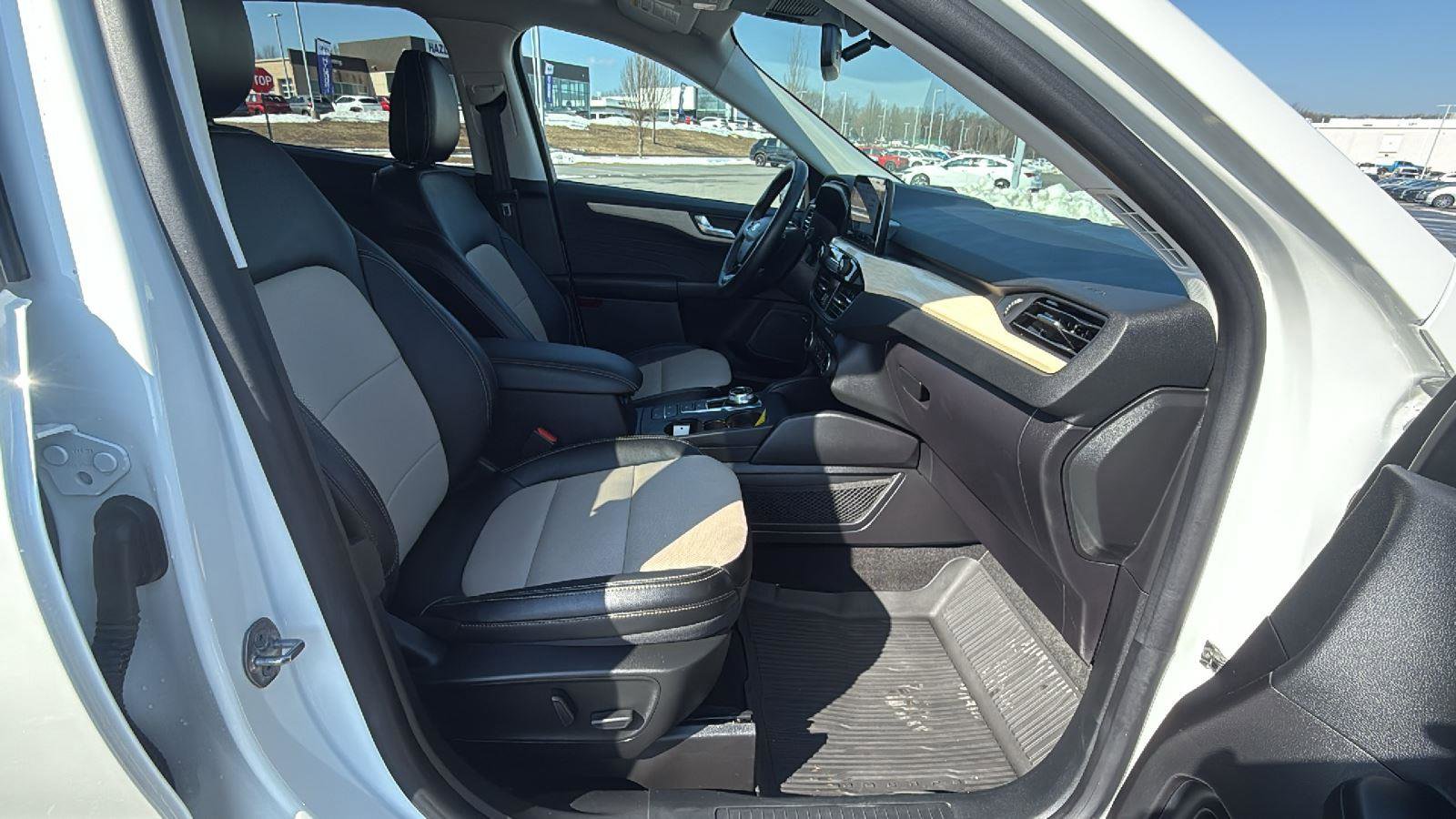 Used 2022 Ford Escape Titanium w/ Titanium Elite Package image 18