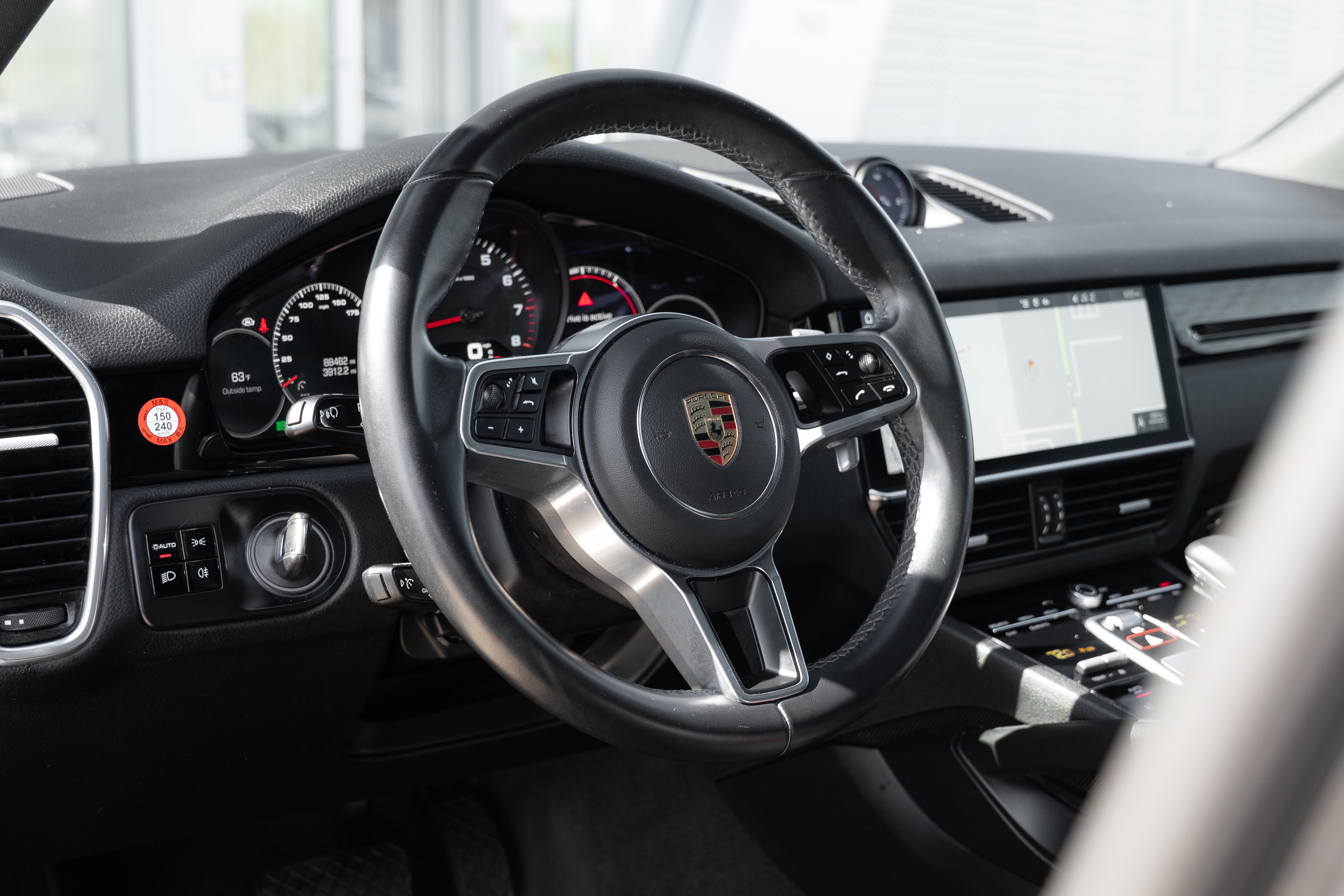 Used 2020 Porsche Cayenne image 11