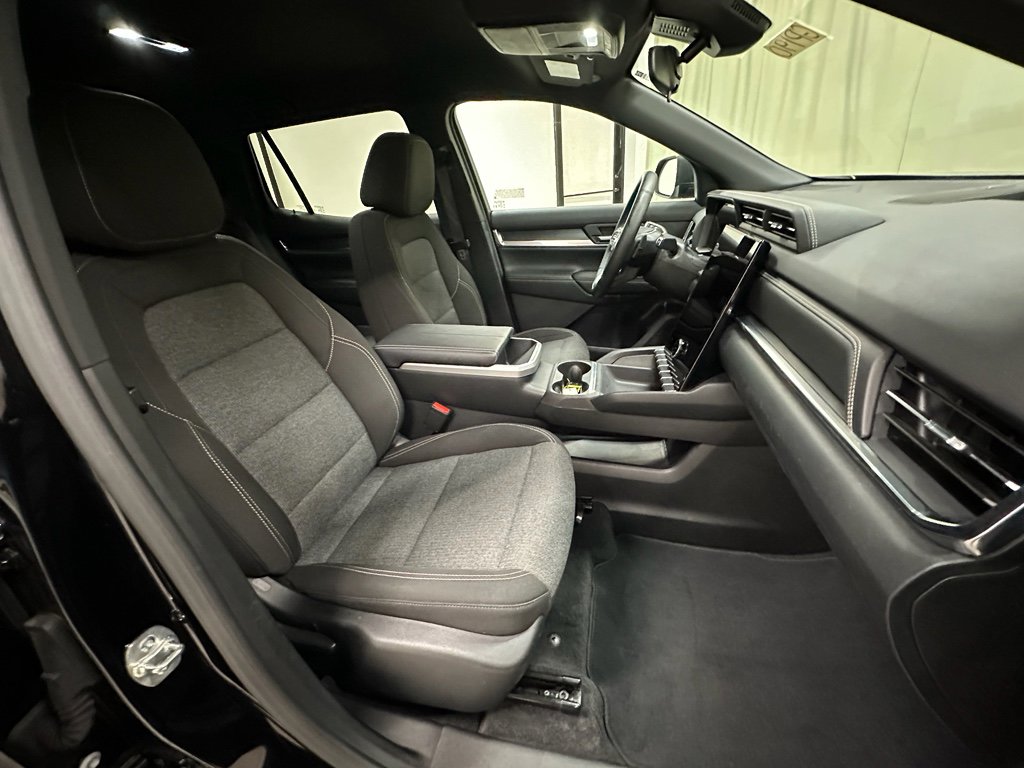 Used 2025 GMC Terrain Elevation image 25