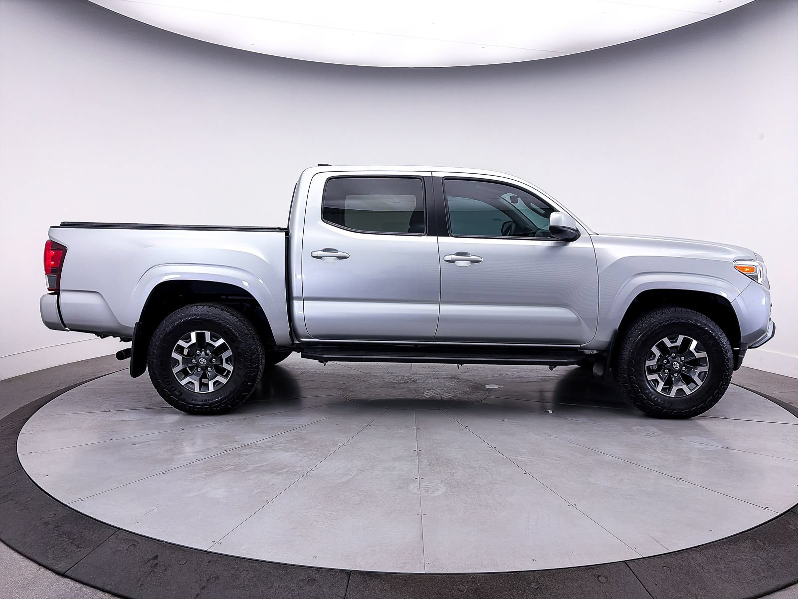 Used 2023 Toyota Tacoma SR w/ SR Convenience Package RWD image 40